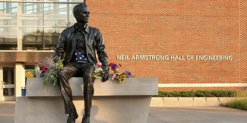 neil armstrong memorial statue